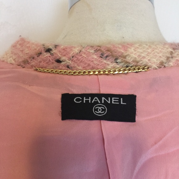 CHANEL Classic Vintage Suit - Picture 4 of 10
